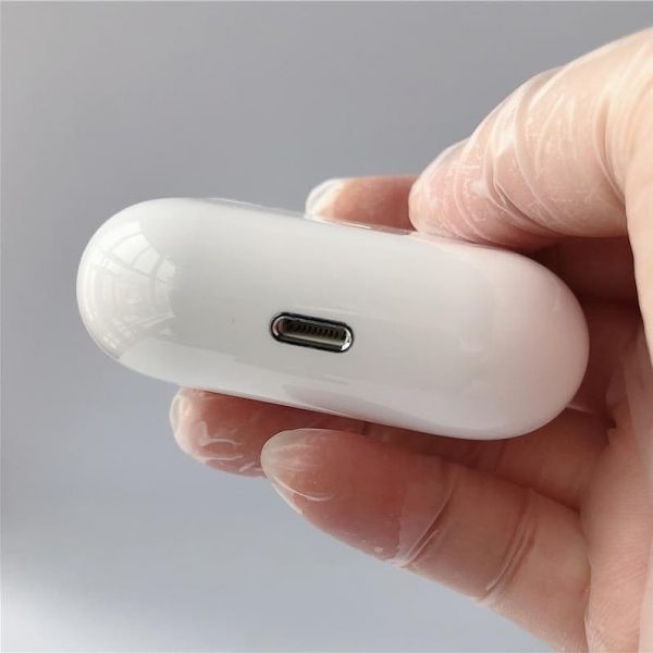 Airpods Pro with wireless charging case